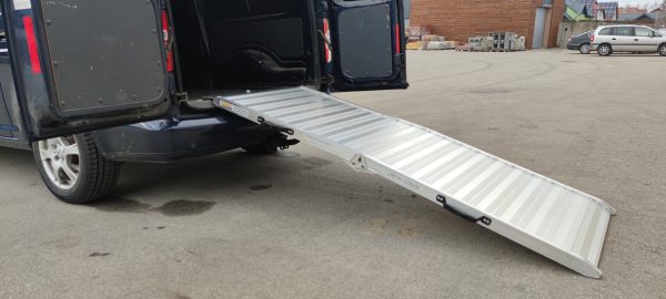 Sulankstoma aliumininė rampa HR245, 245×78 cm, 400 kg